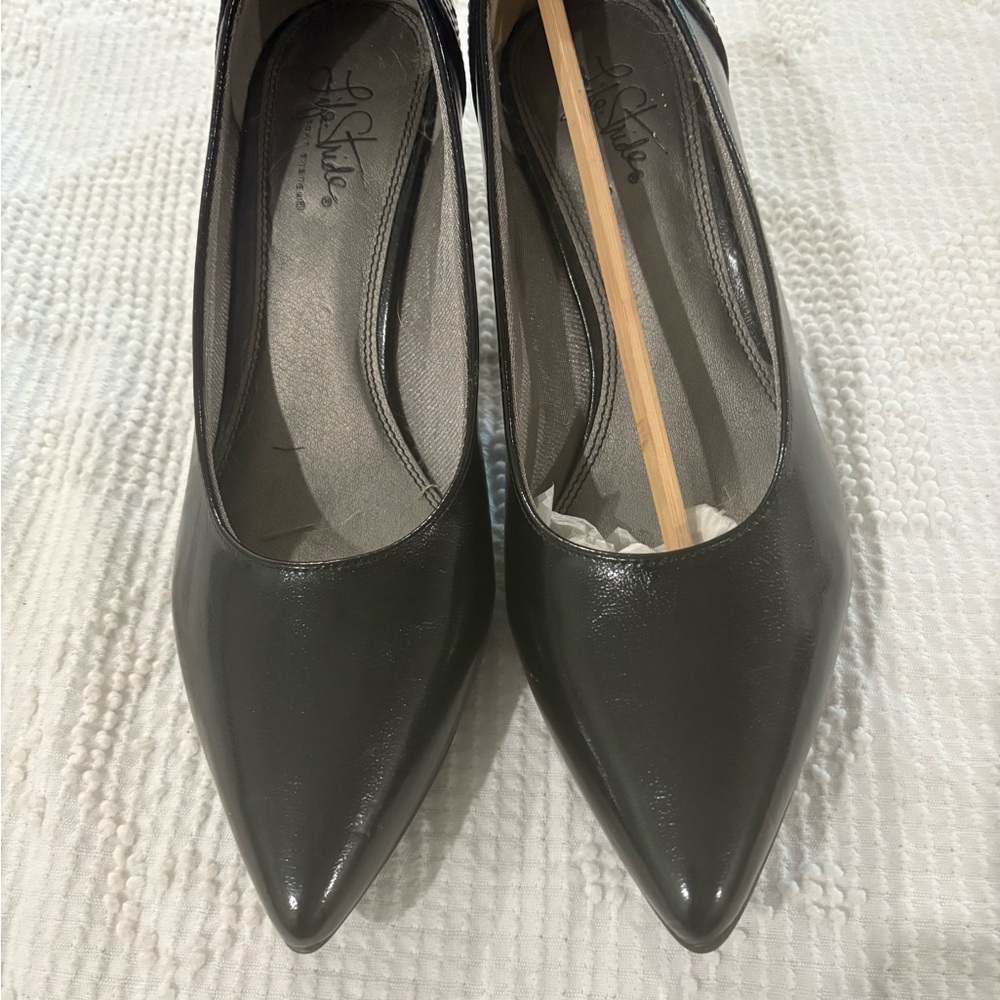 Life Stride Classic Black Heels